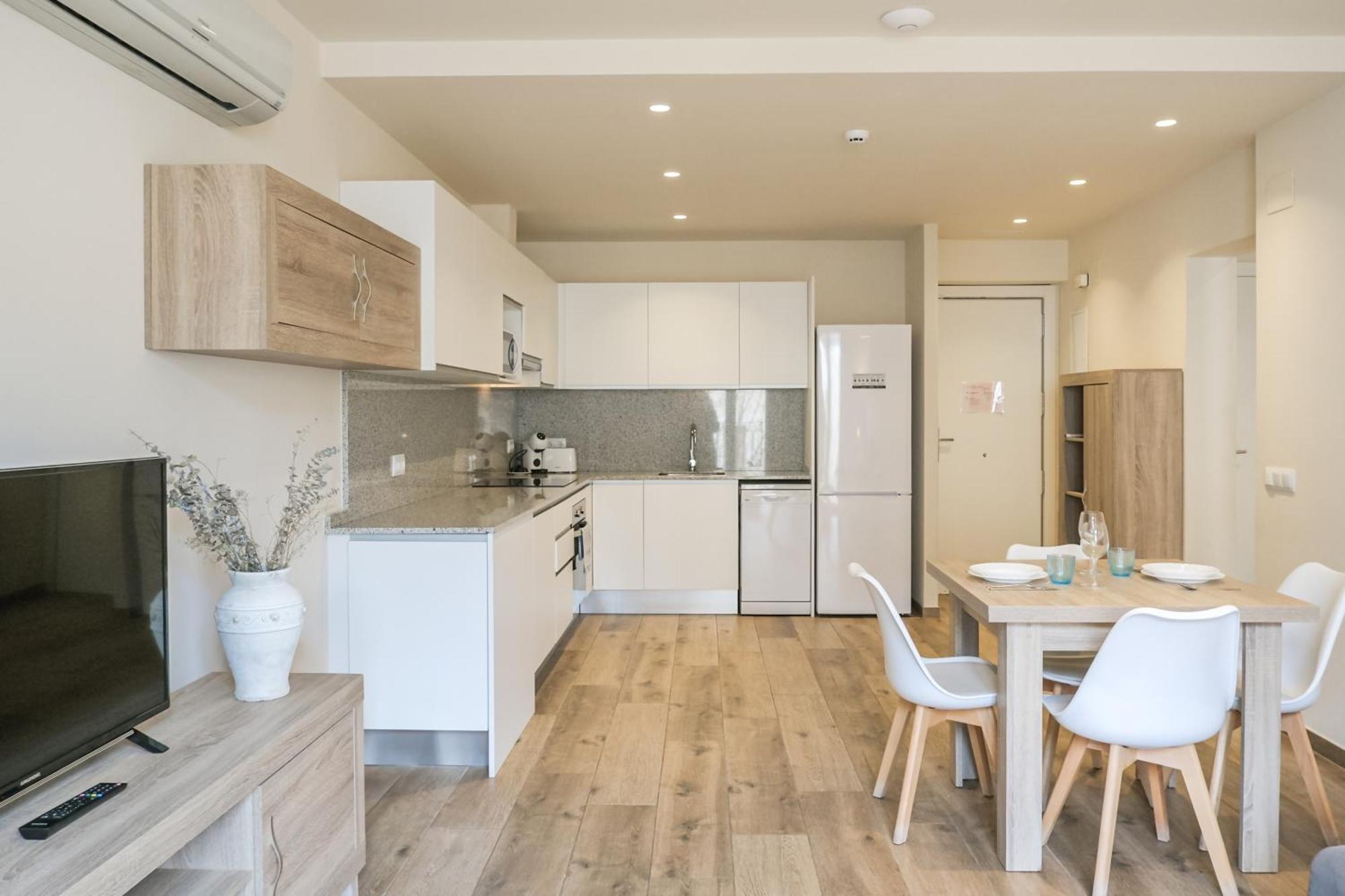 Can Cintet 21Nuevo Apartamento Moderno En เบซาลู ภายนอก รูปภาพ