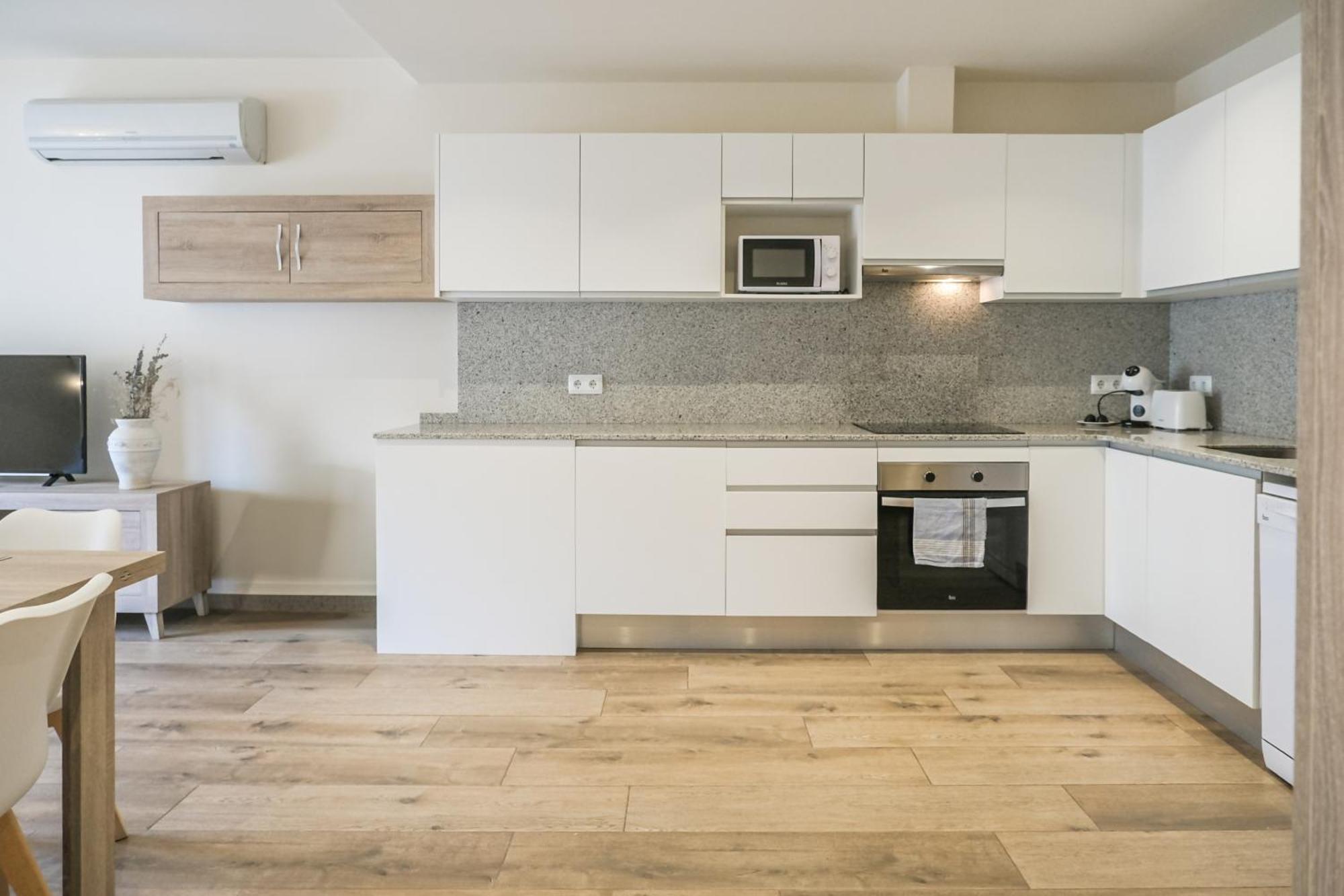 Can Cintet 21Nuevo Apartamento Moderno En เบซาลู ภายนอก รูปภาพ
